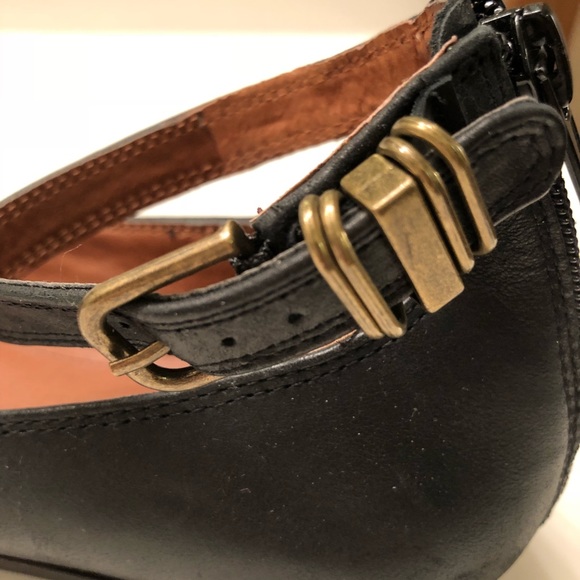 Lucky Brand  ..Cute flats with ankle straps - Picture 4 of 4